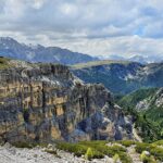 Panorama mozzafiato della montagna trentina, meta ideale per escursionisti innamorati della natura.