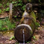 Vista delle cascate nel parco di Molina, immerso nella natura, ideale per una fuga estiva.