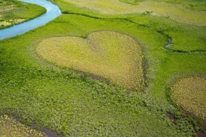 Vista aerea del borgo a forma di cuore, un'incantevole bellezza che toglie il fiato.