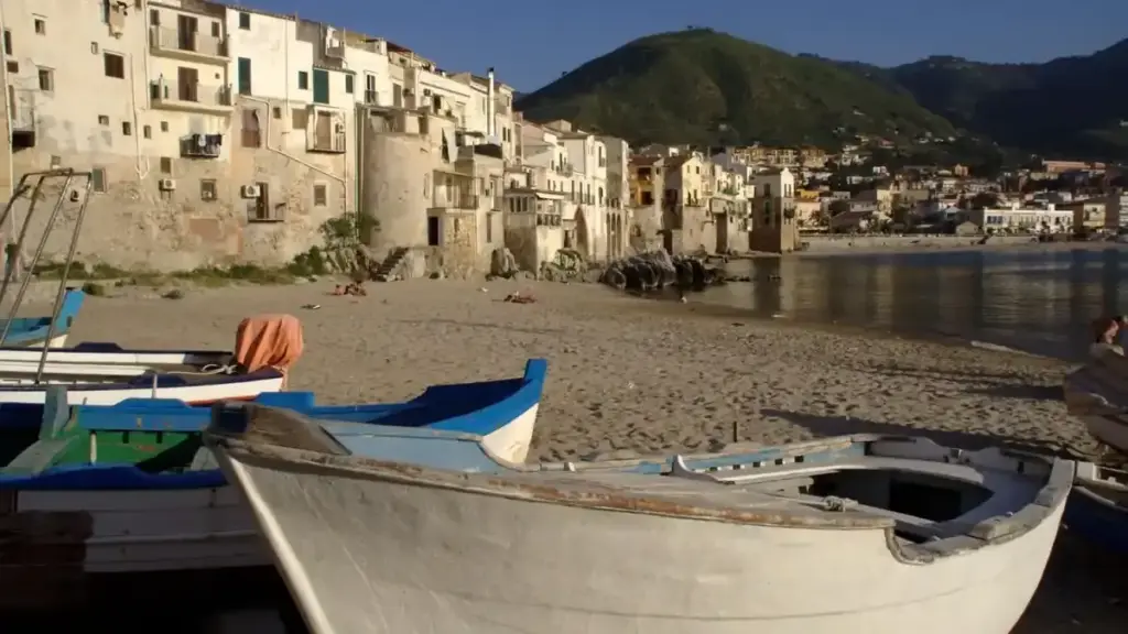 Noli tra spiaggia dei pescatori e sentieri sulle colline: perché la sua identità non finisce sul lungomare