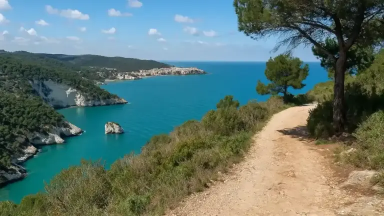 Vasto in autunno: itinerario a piedi tra Loggia Amblingh, centro storico e vista sul golfo